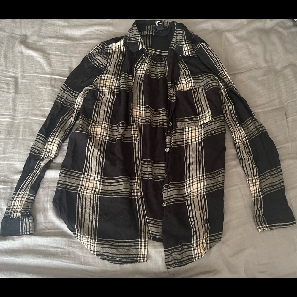 Forever21 Black/Tan Plaid Button Up